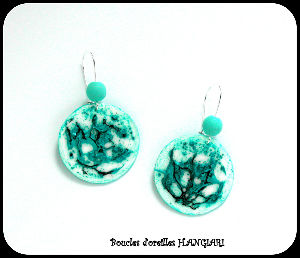 Boucles d'oreilles, couleur turquoise forme ronde, motif abstrait turquoise, sequin rond en carton bois